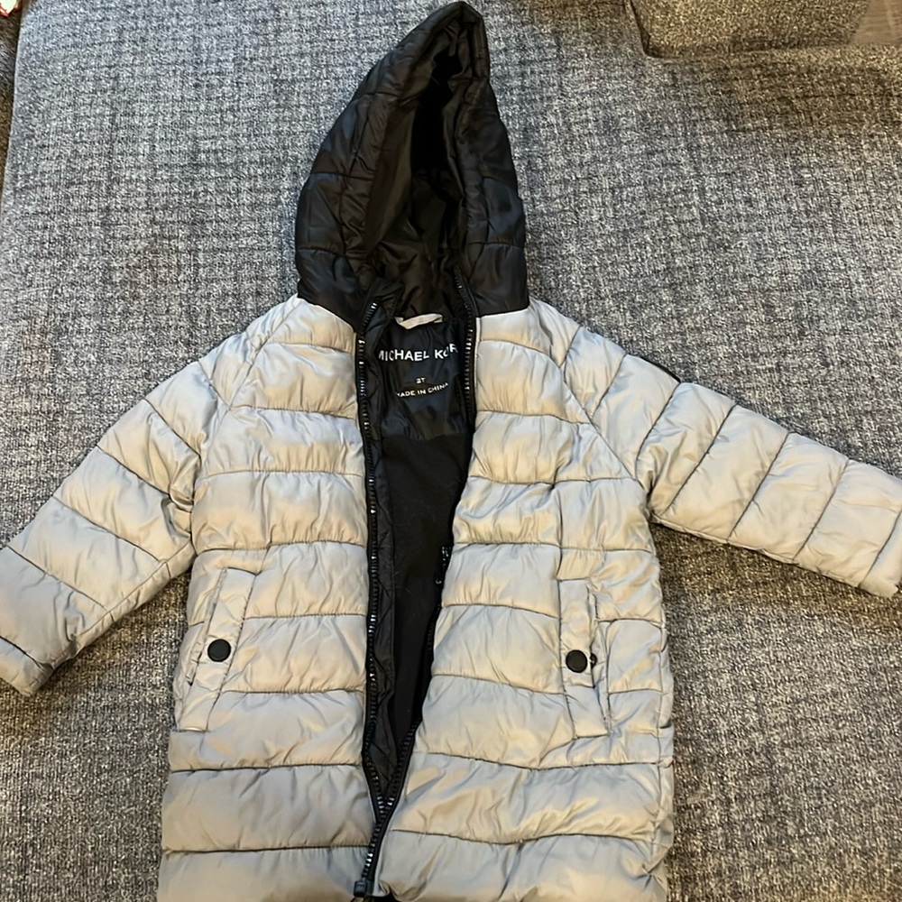 Michael kors boys long winter jacket. Fits 2-3t but is a 2t black and grey